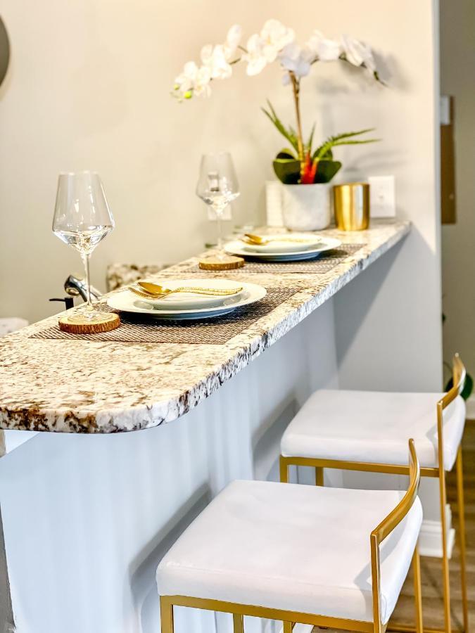 Full Kitchen,king,w/d,netflix,2 Smart Tvs,parking *