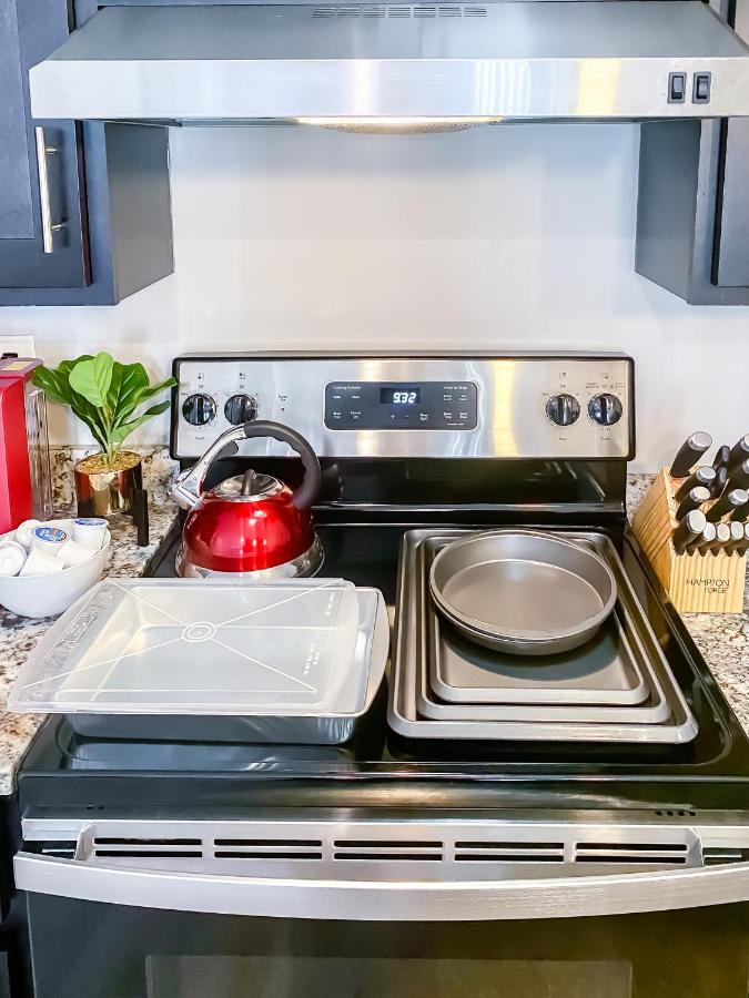 Full Kitchen,king,w/d,netflix,2 Smart Tvs,parking Louisville