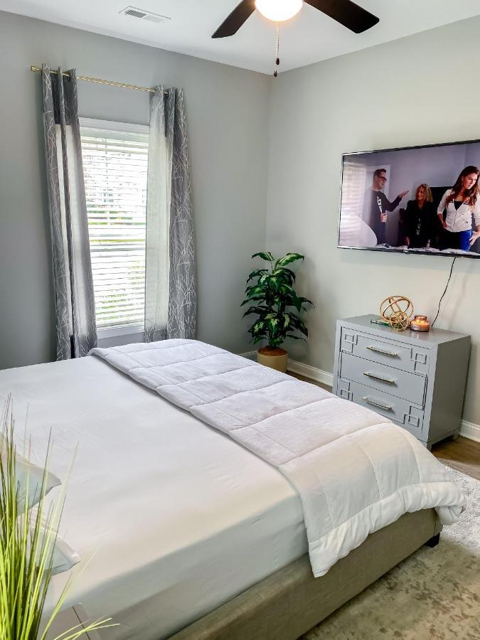 Full Kitchen,king,w/d,netflix,2 Smart Tvs,parking